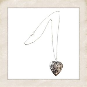 Vintage Silver Puffy Heart Penant Necklace with Etching on both sides, 22”